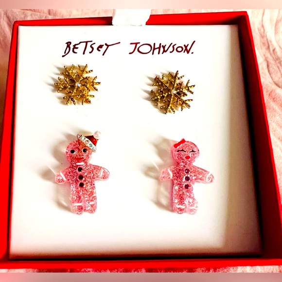 Betsey Johnson Pink Gingerbread & Gold Snowflake Stud Style Earrings NWT NIB - Picture 4 of 4